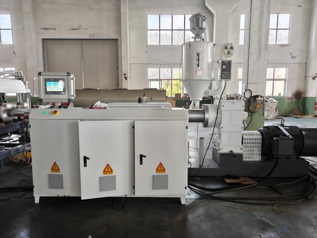 Dây chuyền đùn ống gợn sóng thành đơn với điện áp 220-440V, tốc độ đầu ra tối đa 15m/phút và thông số kỹ thuật 75-250mm