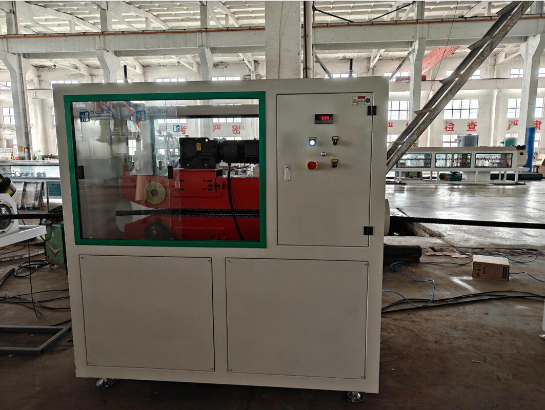 Dây chuyền đùn ống gợn sóng thành đơn với điều khiển PLC, cung cấp vận hành từ bán tự động đến hoàn toàn tự động và các linh kiện điện Schneider/Siemens